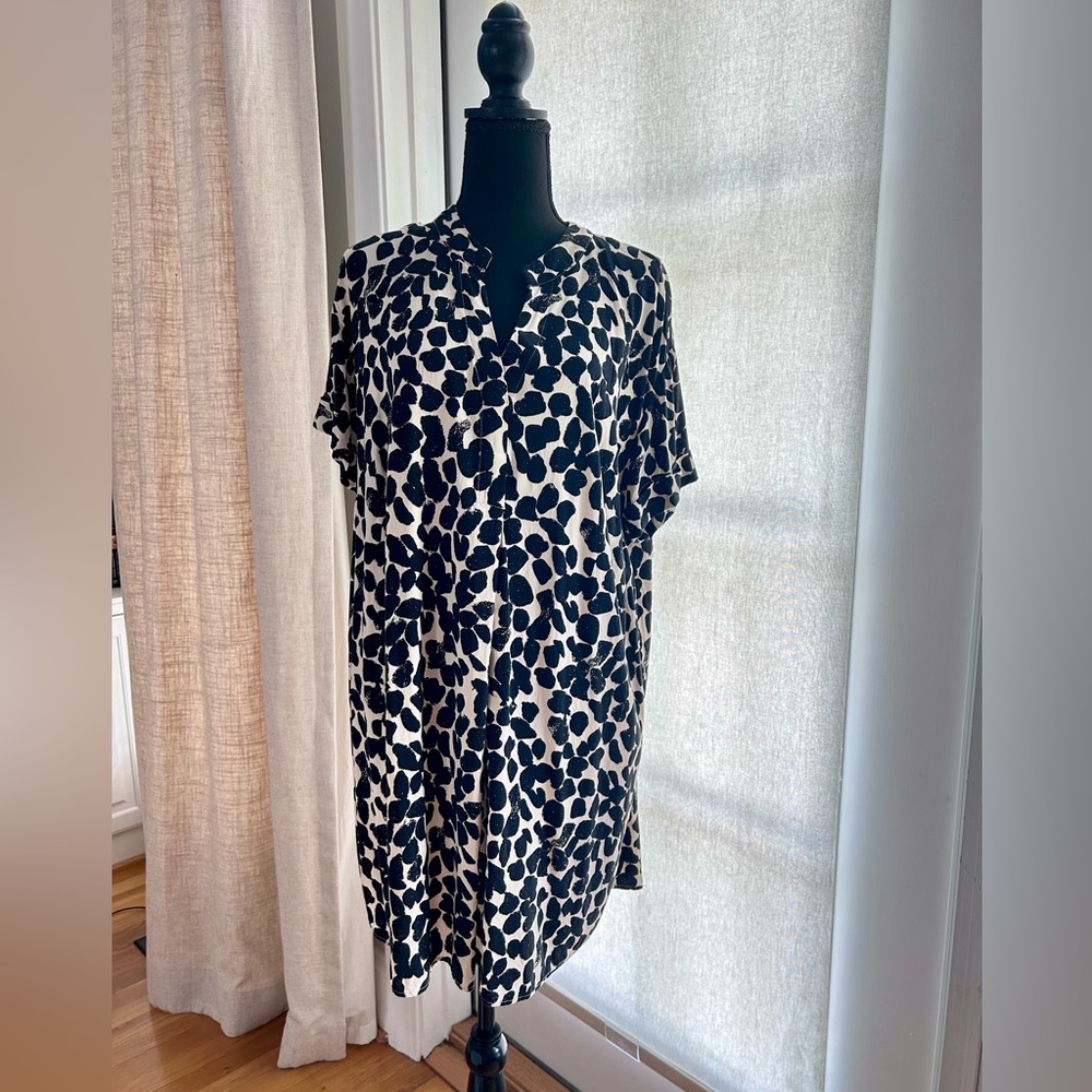 H&M Monochrome Abstract Midi Dress